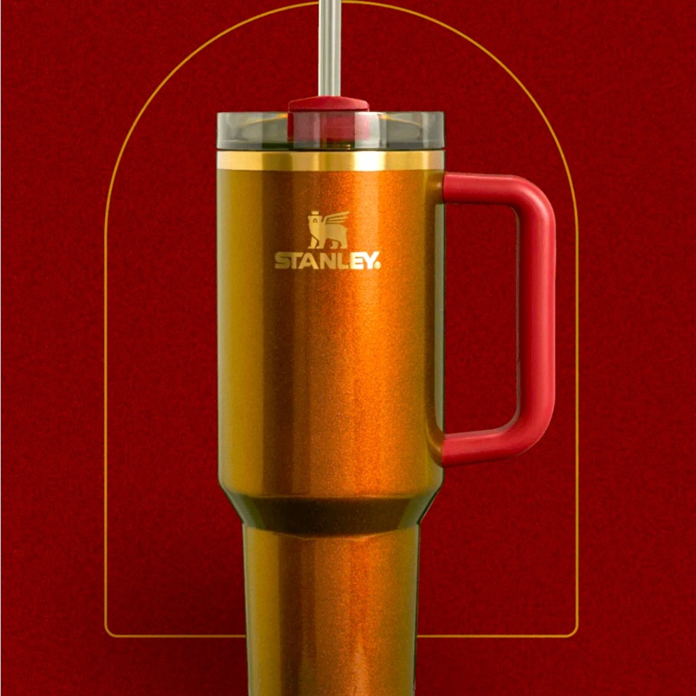 **I GET FIRST SHIPMENT FROM STANLEY**Stanley Lainey Wilson Country Gold Tumbler